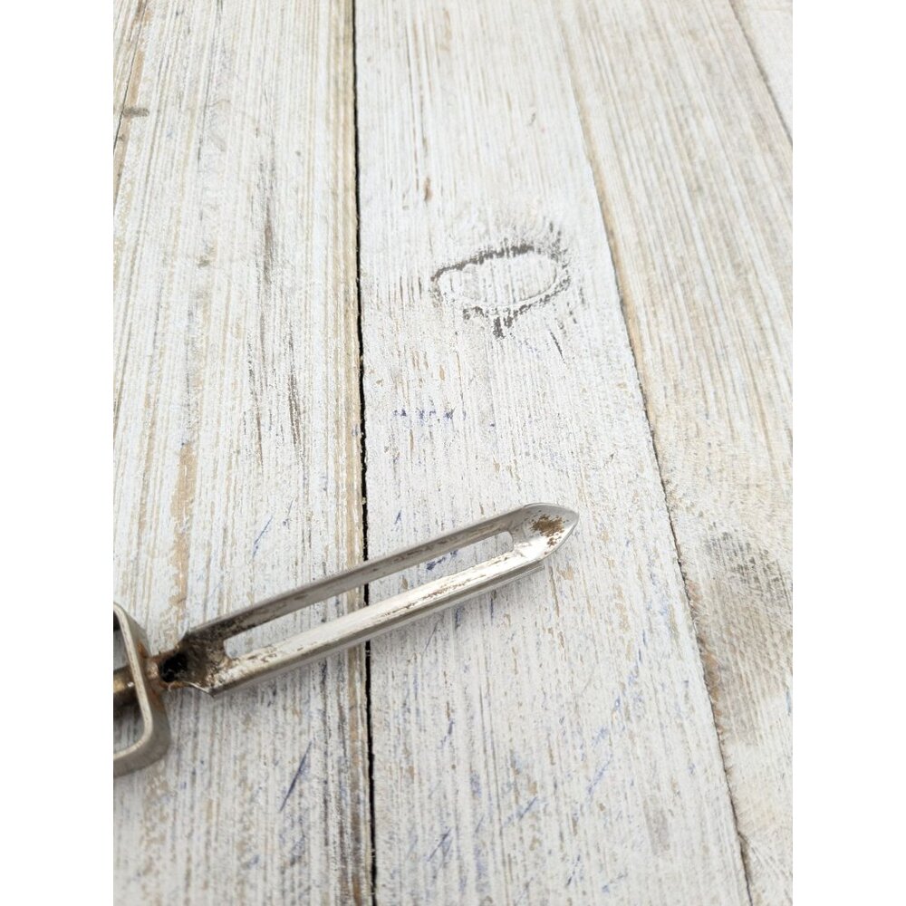 Turner & Seymour Stainless Steel #3 Floating Blade Vegetable Potato Peeler 6" - Picture 3 of 6